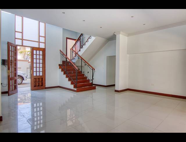 5 BEDROOM CLUSTER TO LET IN BRYANSTON